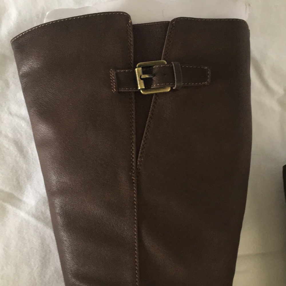 Women’s Vicky boots size 8 medium with wide calf - Picture 10 of 13